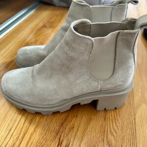Leather Steve Madden Booties size 9